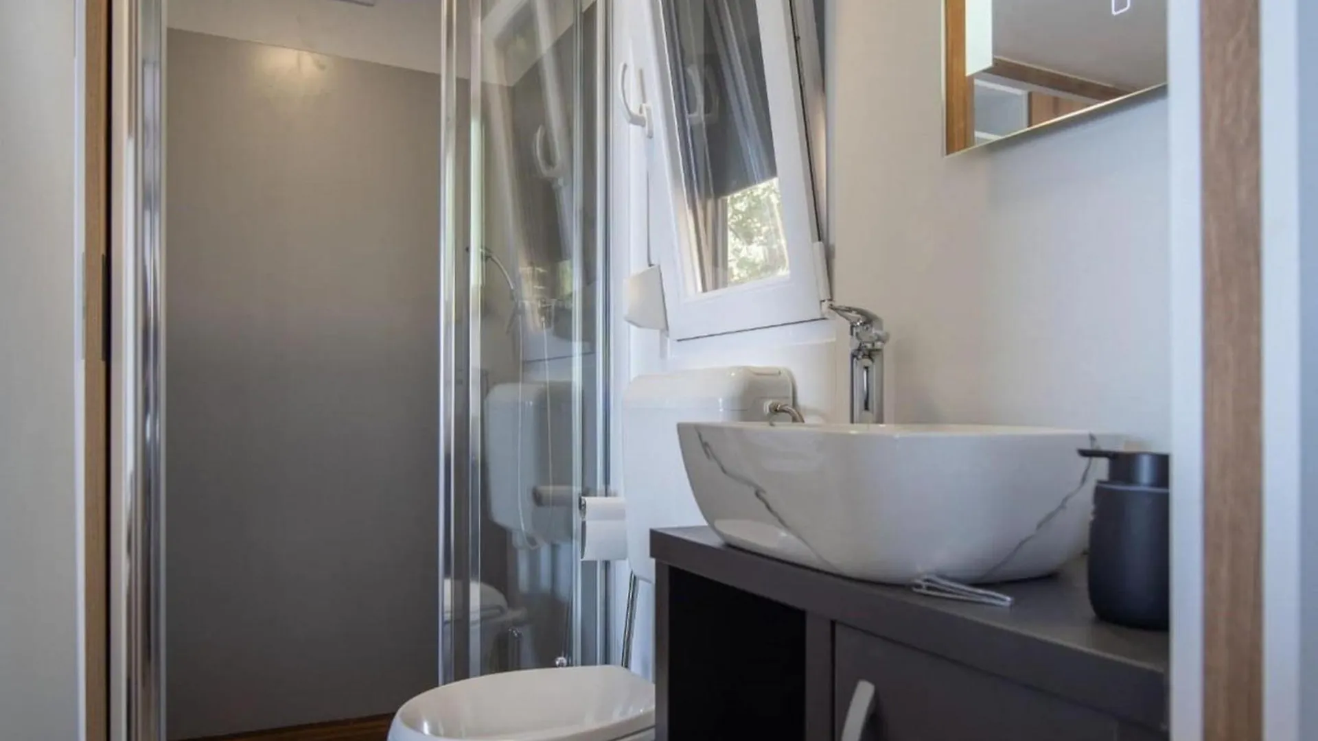 2 Bedroom Holiday Home With Terrace Klenovica